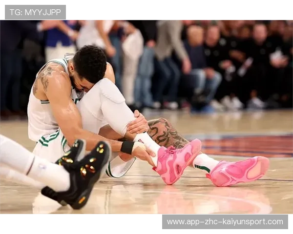 连三场30却2负1胜！布朗6次30+创纪录东部封王塔图姆场下黑脸，塔图姆布朗身高