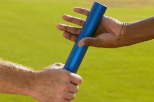 开云全站下载-终结英超4连败！利物浦2-0维拉：大马丁超巨失误萨拉赫连场破门，英超_利物浦3-0利兹联 马内破门